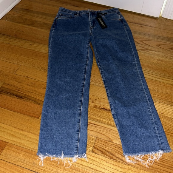 ✨ BLANK NYC ✨ The Madison High Rise Crop Raw Hem Size 27 - Picture 3 of 9